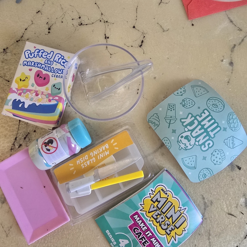 Miniverse Make It Mini Cafe Series 4 Marshmallow Rice Treats